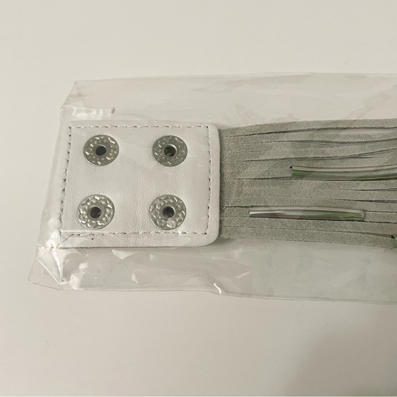 Guess Black and White Bracelets Lot of 2 - Picture 15 of 16